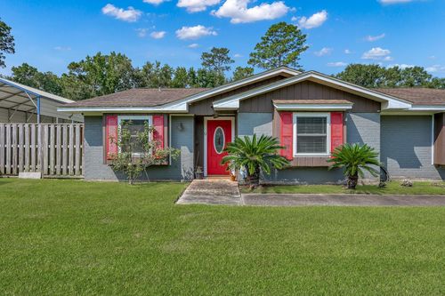 9 Slover Dr, Dayton, TX, 77535-9221 | Card Image