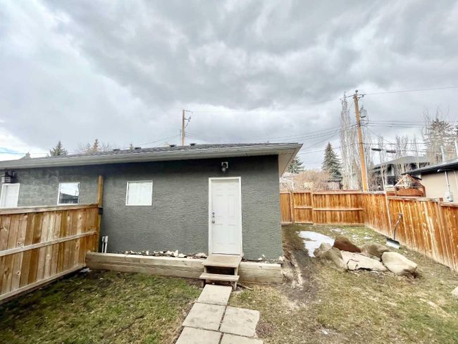 389 Northmount Drive Nw, Home with 3 bedrooms, 2 bathrooms and 2 parking in Calgary AB | Image 23