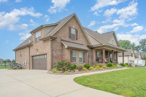 727 N Russell St, Portland, TN, 37148 | Card Image