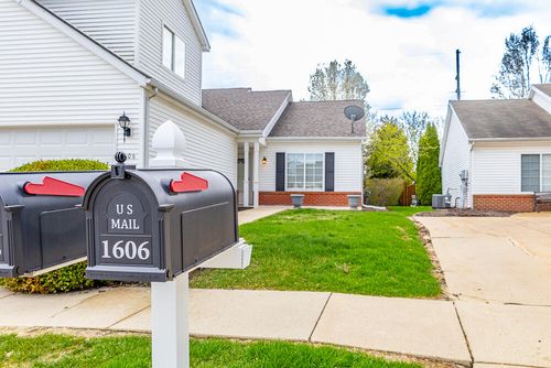 1606 Geranium Cir, Valparaiso, IN, 46383 | Card Image
