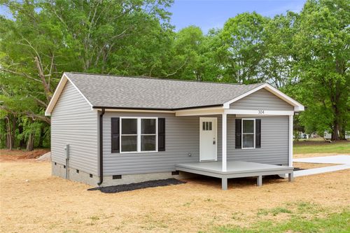 304 Hill St, Westminster, SC, 29693-2200 | Card Image