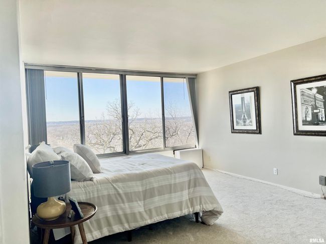 5B - 1337 21 St Ave, Condo with 2 bedrooms, 2 bathrooms and null parking in Rock Island IL | Image 14