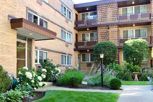 3b-1933 Harrison St, Evanston, IL, 60201-2262 | Card Image
