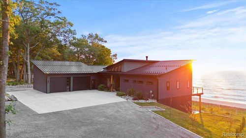 909 S Us 23, Harrisville, MI, 48740-9502 | Card Image