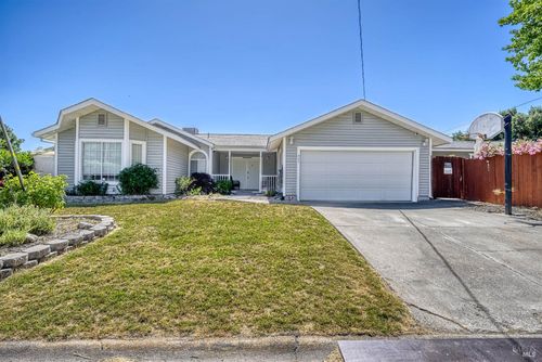 421 Lake Street, Clearlake Oaks, CA, 95423 | Card Image