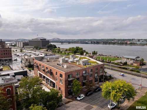 apt-313-110 19th St, Rock Island, IL, 61201-8017 | Card Image