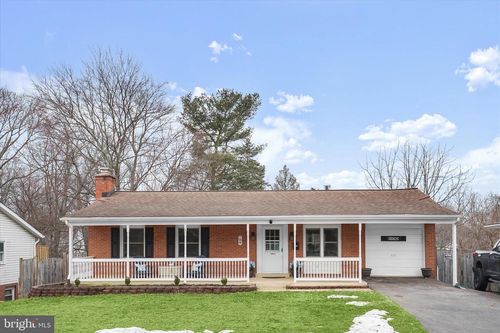 709 W Poplar Rd, STERLING, VA, 20164-5028 | Card Image