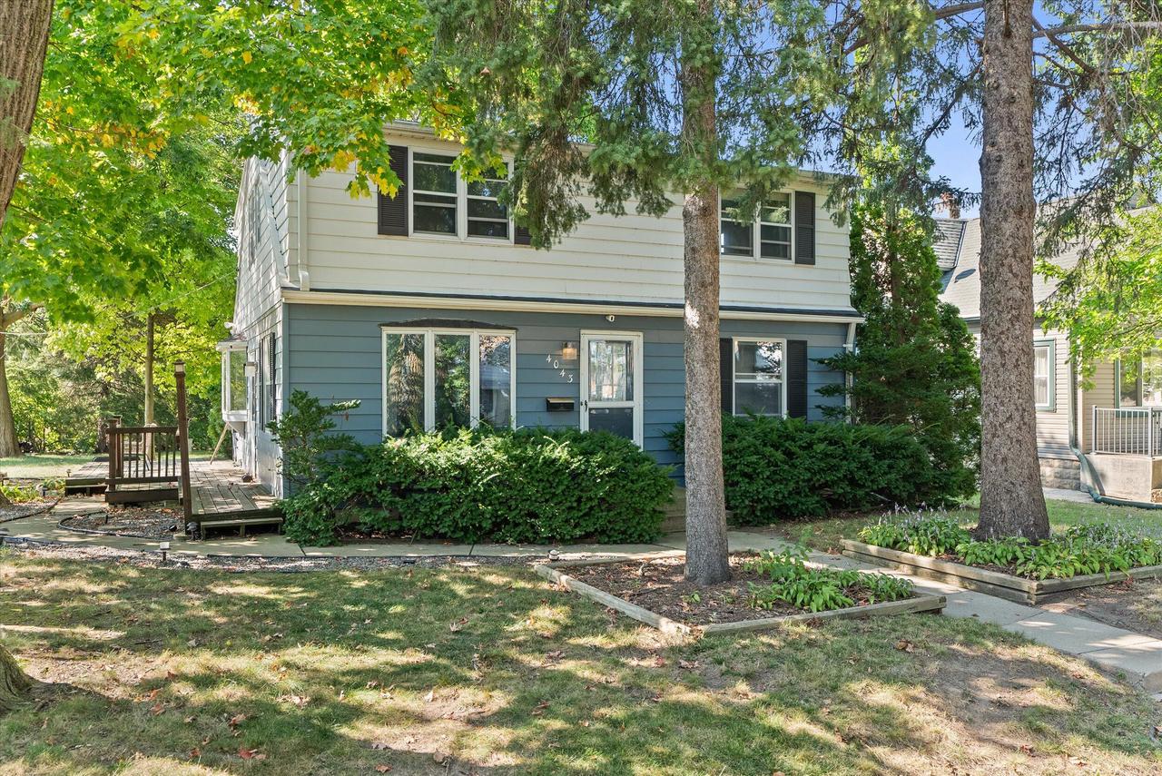 1st St, Milwaukee, WI 53207