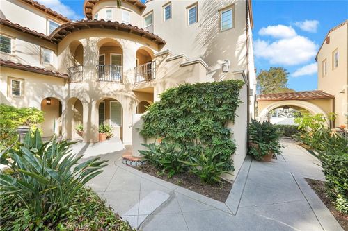 7988 Aldea Cir, Huntington Beach, CA, 92648-5737 | Card Image