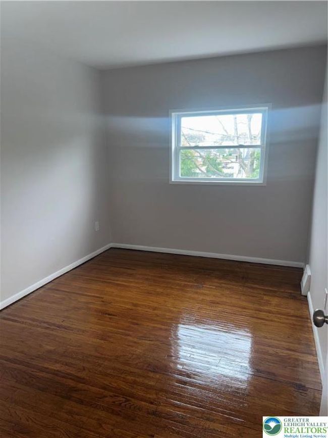 1805 E Cambridge St, Townhouse with 4 bedrooms, 2 bathrooms and null parking in Allentown PA | Image 8