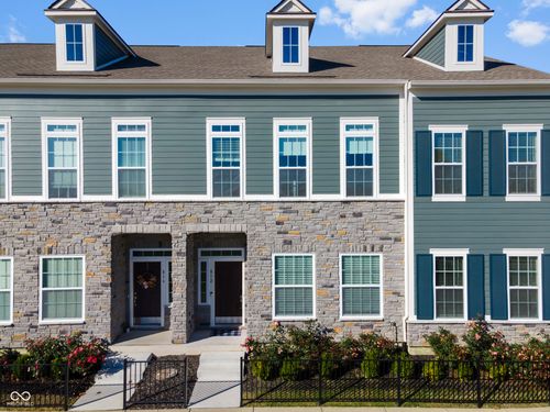812 Kinzer Ave, Carmel, IN, 46032-3348 | Card Image