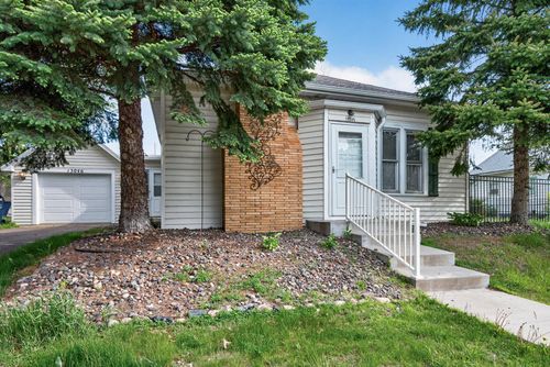 13046 Newell Ave, Lindstrom, MN, 55045-9401 | Card Image