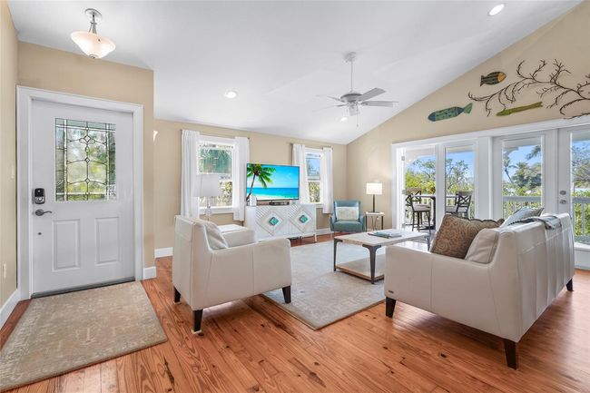 111 Faubel St, House other with 3 bedrooms, 3 bathrooms and null parking in Siesta Key FL | Image 20