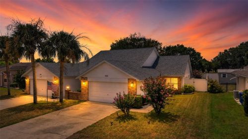 626 Woodview Dr, TAVARES, FL, 32778-5118 | Card Image