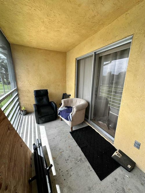 303-2200 Springdale Blvd, Palm Springs, FL, 33461-6362 | Card Image