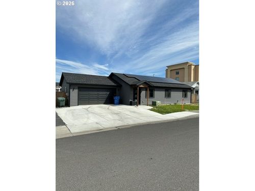 127 Sw Nye Ave, Pendleton, OR, 97801-4134 | Card Image