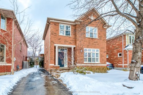 223 Lexington Rd, Oakville, ON, L6H6L5 | Card Image