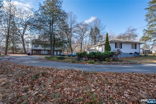 276 Garden Rd, Pompton Lakes, NJ, 07442-2329 | Card Image