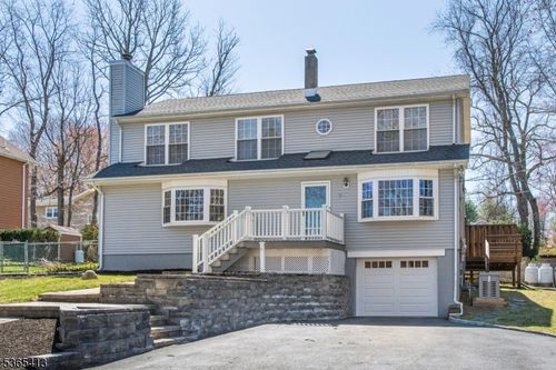 9 Hilary Ct, Stockholm, NJ, 07460-1810 | Card Image