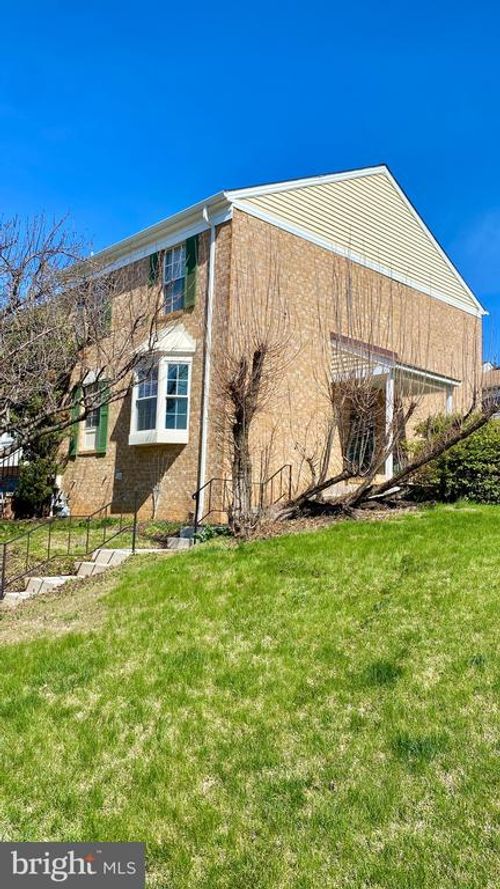 2 Spring Glen Ct, COCKEYSVILLE, MD, 21030-2440 | Card Image