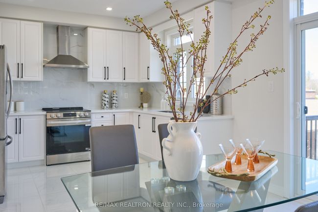 10 Globemaster Lane, House attached with 3 bedrooms, 4 bathrooms and 1 parking in Richmond Hill ON | Image 19