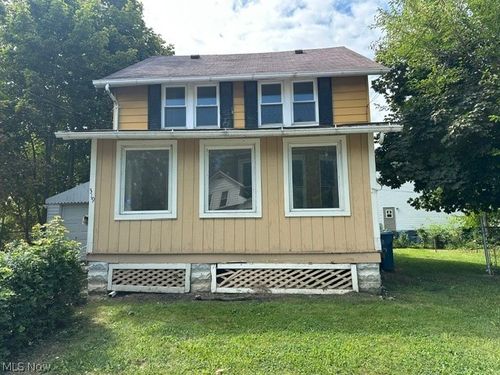 319 W 18th St, Lorain, OH, 44052-3713 | Card Image