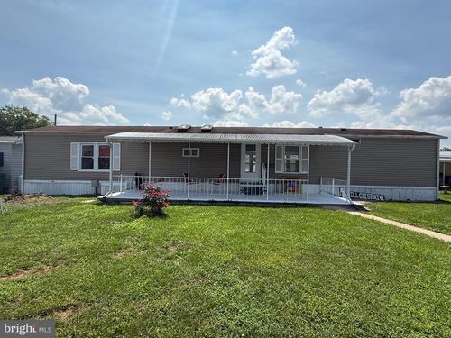 8 Hillcrest Dr, Hershey, PA, 17033-1168 | Card Image