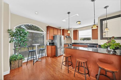 5206 Petty St, Houston, TX, 77007-1248 | Card Image