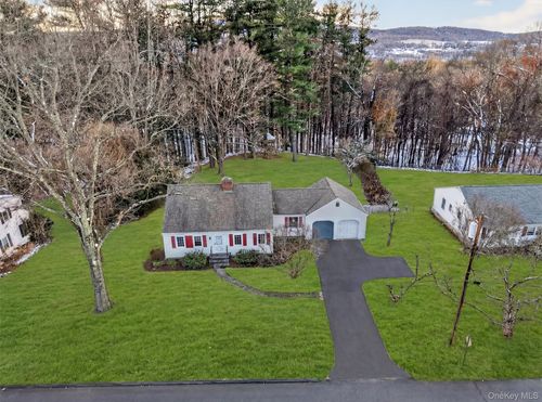 15 Valley View Rd, Hyde Park, NY, 12538-1005 | Card Image