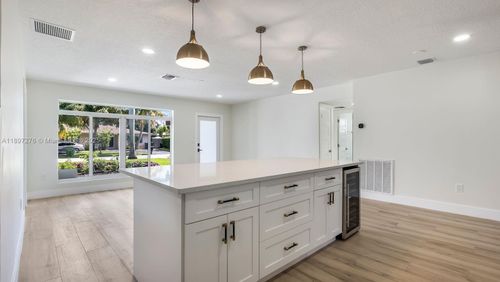 5713 Ne 17th Ter, Fort Lauderdale, FL, 33334-5984 | Card Image