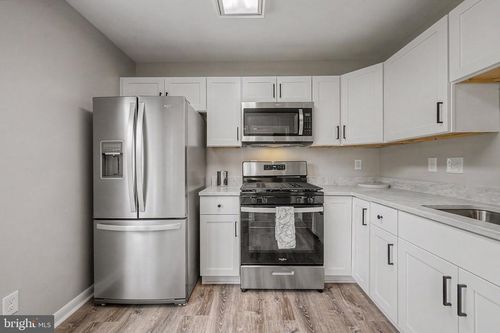 302-9254 Cardinal Forest Ln, LORTON, VA, 22079-2893 | Card Image