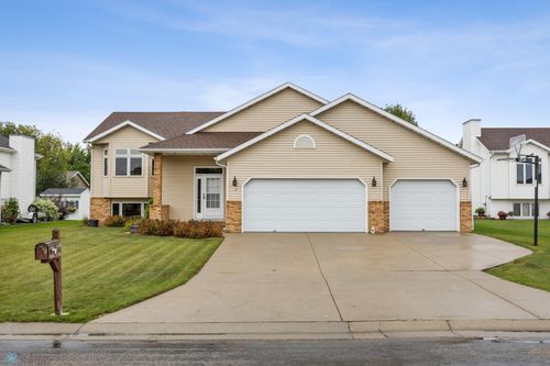 1715 33rd St S, Moorhead, MN, 56560-3944 | Card Image