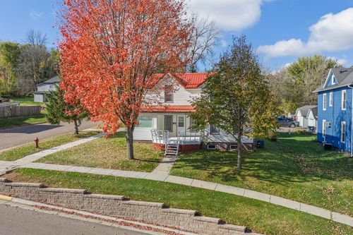 601 Academy St, Elroy, WI, 53929-1209 | Card Image