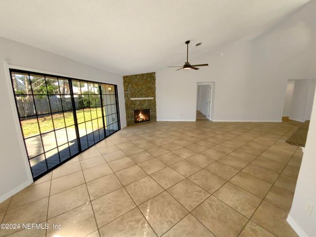 8040 Kilwinning Lane, House other with 3 bedrooms, 2 bathrooms and null parking in Jacksonville FL | Image 3