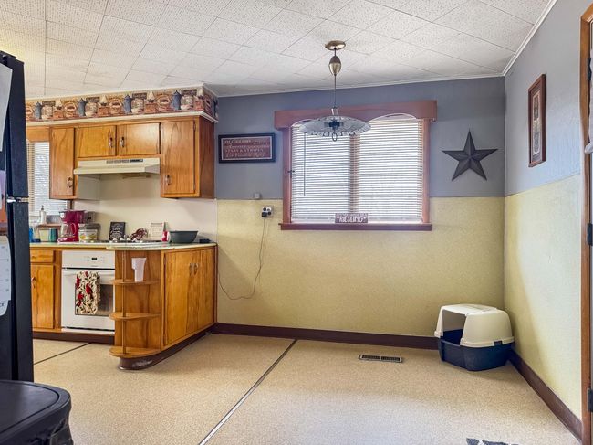 Dining Area in Kitchen | Image 25