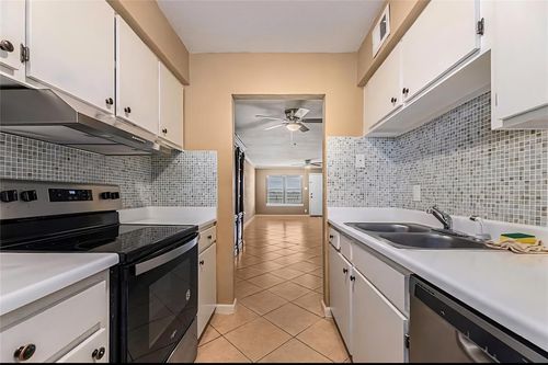 apt-104-3535 Nasa Pkwy, Seabrook, TX, 77586-6431 | Card Image