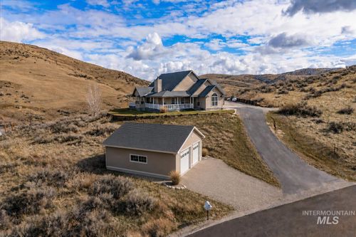 2132 Corral Rd, Emmett, ID, 83617-9134 | Card Image