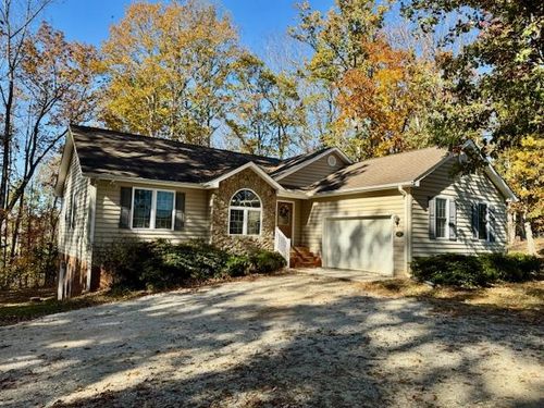 1351 Purdum Mill Rd, Appomattox, VA, 24522-9844 | Card Image