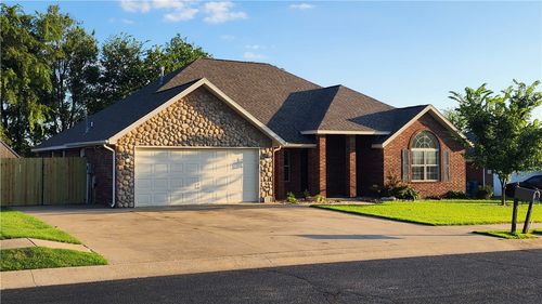 725 Todd Cir, Pea Ridge, AR, 72751-2927 | Card Image