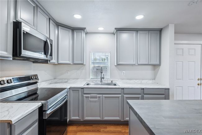 Kitchen | Image 17