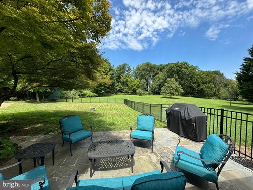 1542 Crowell Rd, VIENNA, VA, 22182-1513 | Card Image