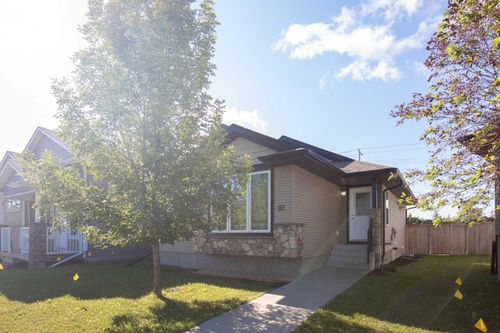 92 Ireland Cres, Red Deer, AB, T4R3K7 | Card Image