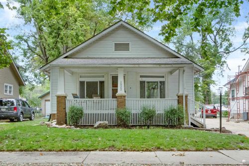 1522 Houston St, Manhattan, KS, 66502-4129 | Card Image