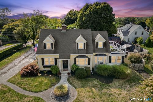 899 Ocean Ave, New London, CT, 06320-3015 | Card Image