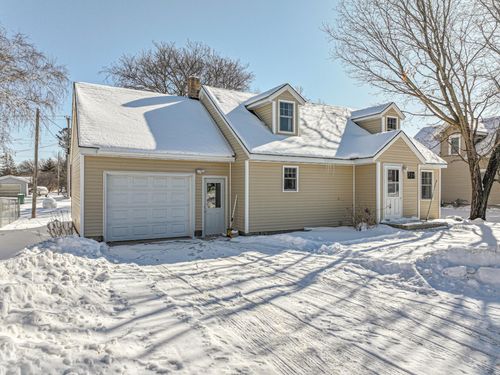 517 S Douglas Ave, Parkers Prairie, MN, 56361-4925 | Card Image