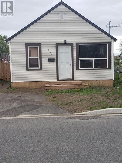 865 Huron Ave, Home with 2 bedrooms, 1 bathrooms and null parking in Thunder Bay ON | Image 1