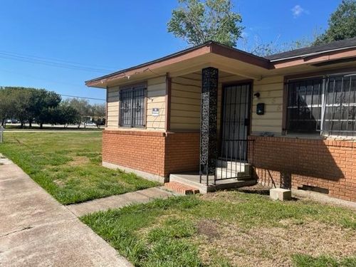255 Oakland St, Beaumont, TX, 77701-2030 | Card Image