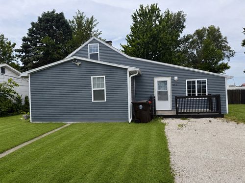 611 N Chestnut St, Wapella, IL, 61777-2620 | Card Image