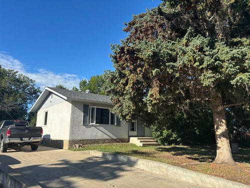 9601 79 Avenue, Peace River, AB, T8S1E6 | Card Image