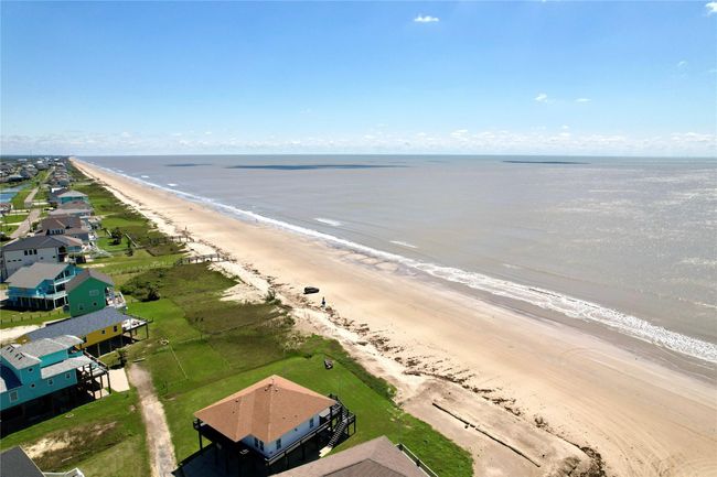 982 S Cove, Home with 0 bedrooms, 0 bathrooms and null parking in Crystal Beach TX | Image 6